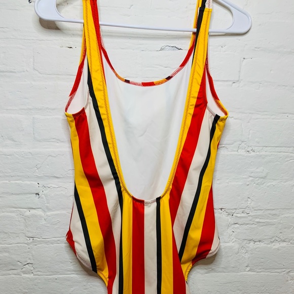 NWT Solid & Striped The Anne-Marie One Piece - Picture 5 of 7